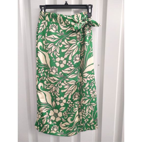 Japna Skirt Floral Midi Wrap Small Satin Feel NWT - Picture 1 of 4